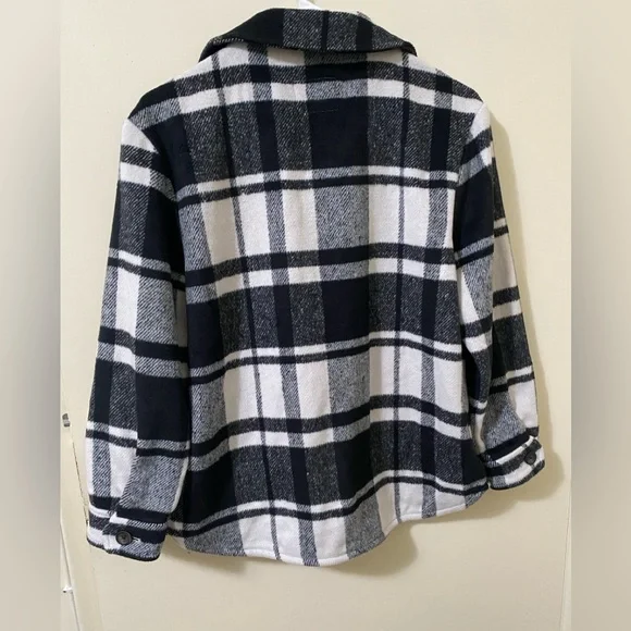 Girls Flannel Plaid Long Sleeve Shirt Jacket Shackets - Picture 3 of 4